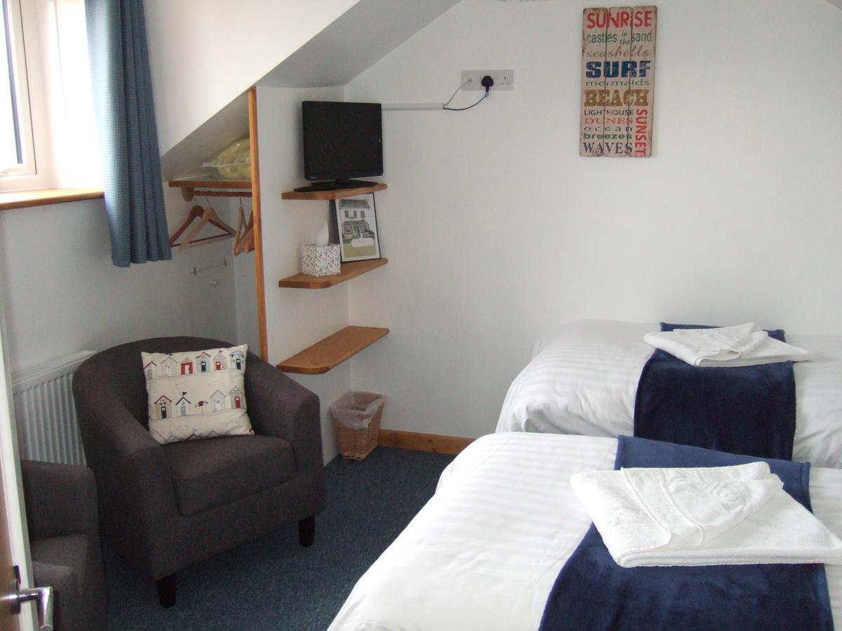 Links Side 4* Bude